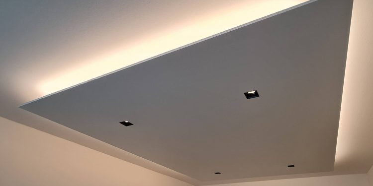 Rénovation réussie de l&rsquo;éclairage d&rsquo;un plafond en plâtre abaissé