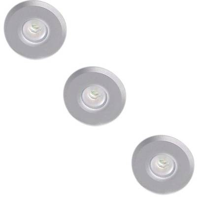 La disposition diagonale de trois plafonniers encastrés à LED de couleur argentée sur fond blanc éclaire l'espace de manière efficace et élégante.