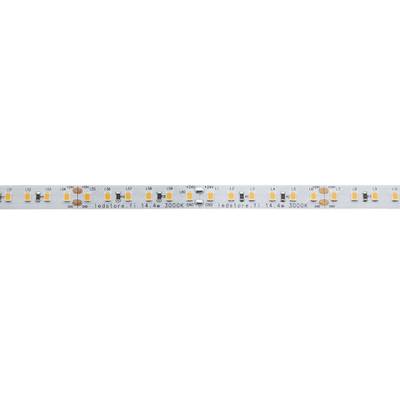 Gros plan d'une bande flexible de LED avec diodes visibles et spécifications imprimées, idéale pour les solutions d'éclairage à faible consommation d'énergie.