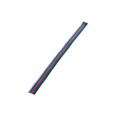 Texte alternatif : "Câble ruban LED multicolore avec des fils verts, bleus, rouges et noirs sur fond blanc pour le raccordement d'un éclairage LED.