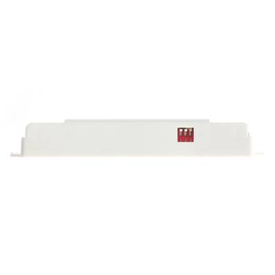 Gros plan d'un composant d'éclairage LED blanc rectangulaire avec un petit interrupteur rouge ; des étiquettes numérotées indiquent les réglages.
