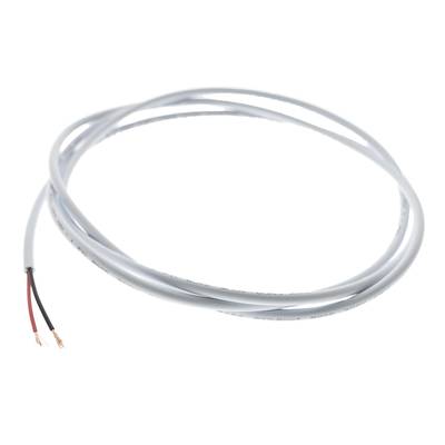 Câble électrique gris torsadé avec fils rouges et noirs visibles, adapté à l'installation d'éclairage LED et aux connexions électriques.