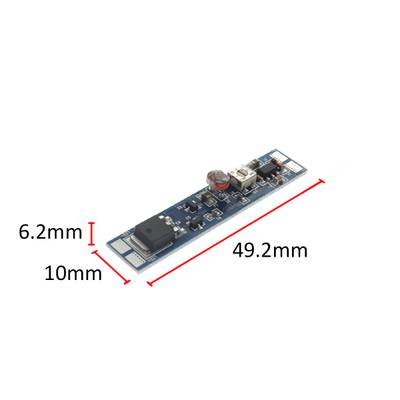 Circuit imprimé LED étroit (49x10mm) avec des informations techniques d'éclairage visibles en dessous.