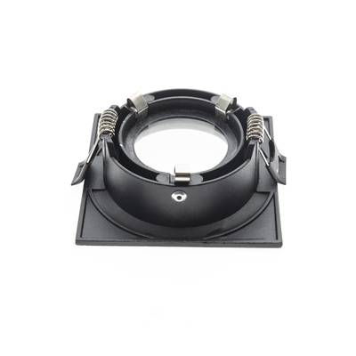 Spot encastré carré noir avec ressorts métalliques, présenté sur fond blanc, idéal pour les installations d'éclairage LED modernes.