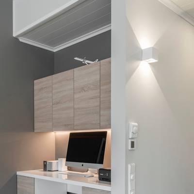 Applique FUNK avec lumières sur le mur.