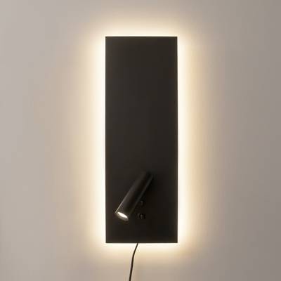 Applique rectangulaire noire moderne avec spot réglable, idéale pour les intérieurs contemporains et les solutions d'éclairage LED à faible consommation d'énergie.