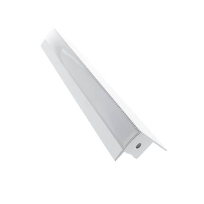 Luminaire LED triangulaire argenté et blanc métallisé avec un petit trou, présenté sur un fond blanc. Idéal pour les solutions d'éclairage contemporaines.