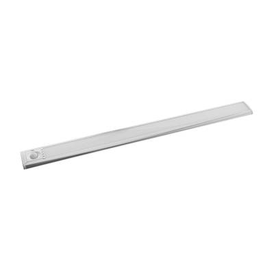 Barre lumineuse LED rectangulaire avec bouton d'alimentation, une solution d'éclairage économe en énergie pour les espaces modernes.