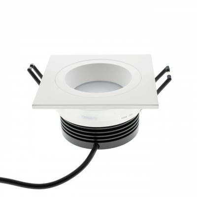 Luminaire LED encastré carré avec lumière centrale ronde, dissipateurs thermiques noirs et cordon d'alimentation noir - une solution d'éclairage moderne et économe en énergie.