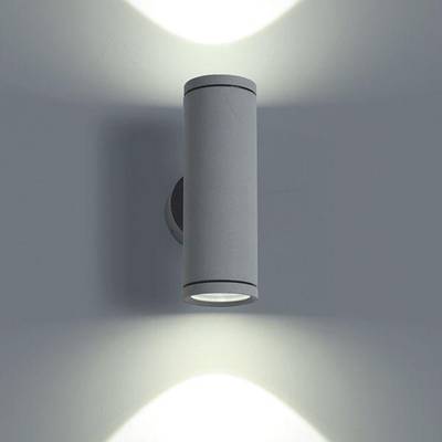 Applique cylindrique moderne avec double distribution lumineuse et motif mural décoratif. Parfaite pour l'éclairage LED.
