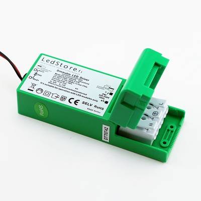 Transformateur plafond à leds vertes, dimmable par TRIAC. Enchaînable
