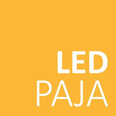 Fond jaune avec texte blanc "LED PAJA" au milieu ; "LED" au-dessus de "PAJA". Logo d'une entreprise d'éclairage LED.