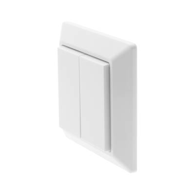 Vue latérale d'un double interrupteur blanc sur le mur dans un magasin d'éclairage LED pour des solutions d'efficacité énergétique.