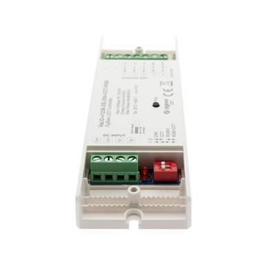 Texte alternatif : "Luminaire électronique LED blanc rectangulaire avec des connecteurs verts et rouges et des informations techniques sur la surface.