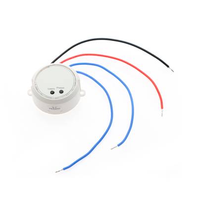 Contrôleur blanc avec fils noirs, rouges et bleus et boutons marqués "Learn" et "Preset" pour systèmes d'éclairage LED.