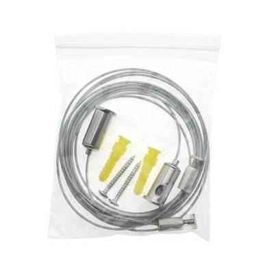 Faisceau de câbles d'éclairage LED, clips métalliques, chevilles jaunes et vis dans un sac en plastique.