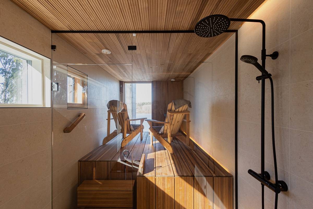 Bande LED à température de couleur réglable dans le hammam et au-dessus de la douche LedStorefi