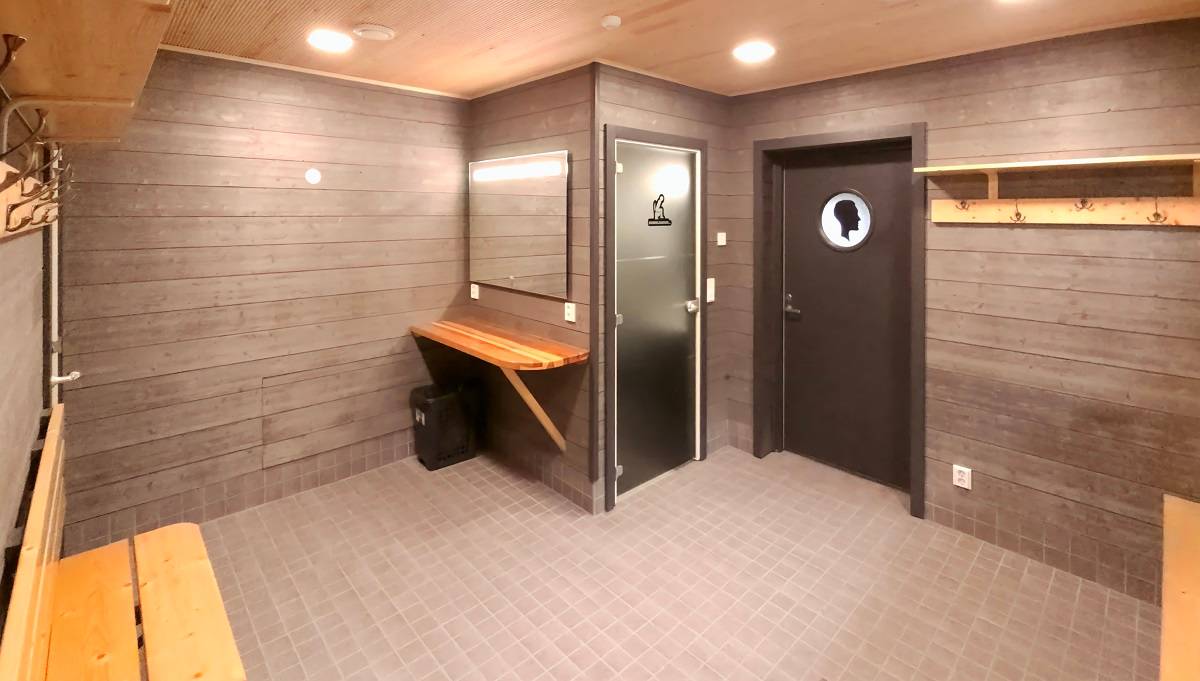 L'éclairage du vestiaire est plat, lumineux et graduable image The Goonies