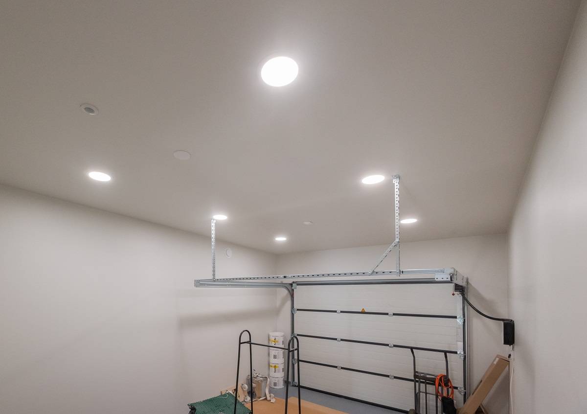 24 Plafonniers de garage plats et efficaces LedStorefi