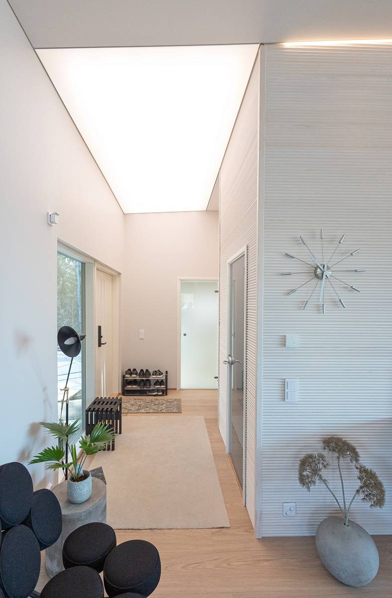 9 Un magnifique plafond lumineux dans le couloir avec la technologie des rubans de leds LedStorefi