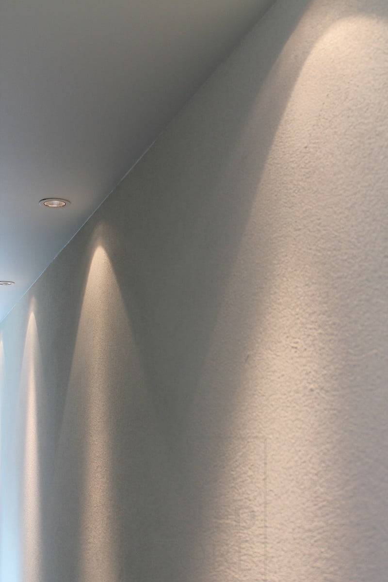 Salon du logement 2014 : spots R023 installés près du mur. Ledstore.fi