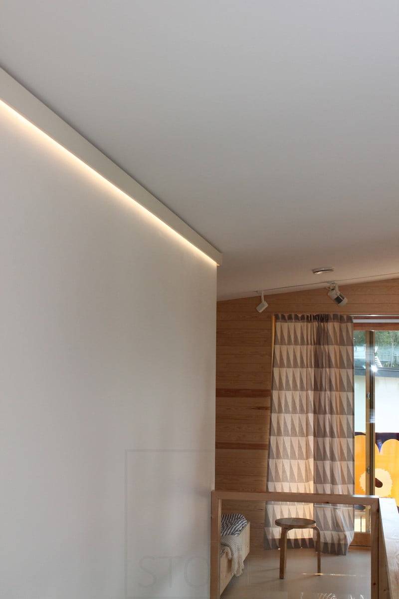 Salon du logement 2014 : le ruban Led au rez-de-chaussée, derrière la liste. Ledstore.fi