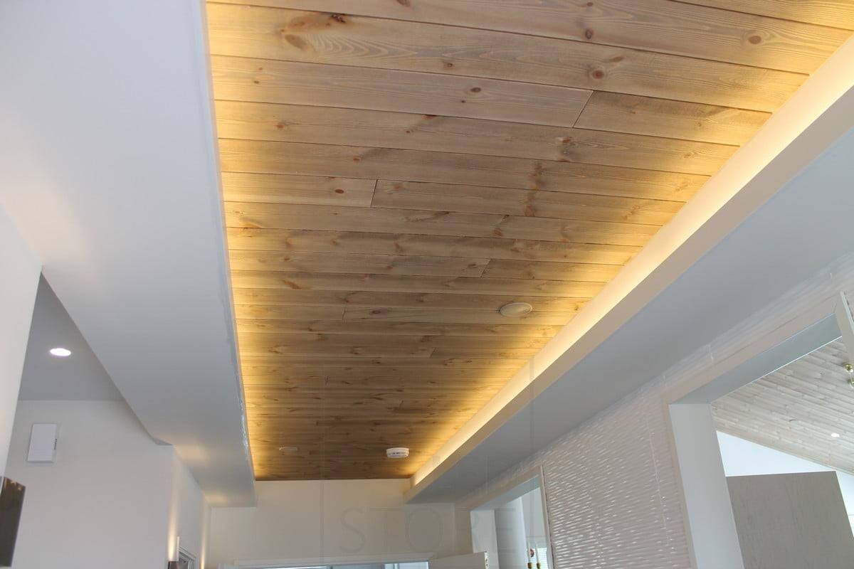 Salon du logement 2014 : lumière indirecte des deux côtés du couloir. Ledstore.fi