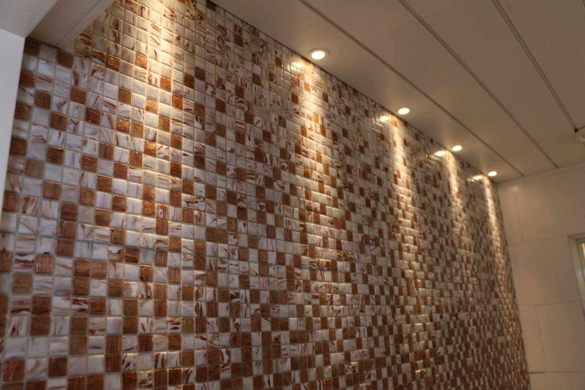 Salon de l'habitat 2015 : lampe à led placée près du mur. Ledstore.fi
