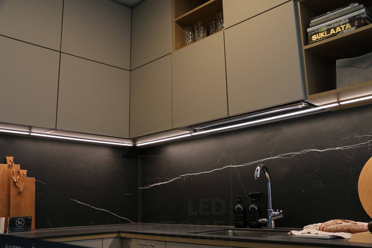 Salon de l'habitat 2018 : Bande LED L dans la cuisine comme éclairage d'appoint. Ledstore.fi