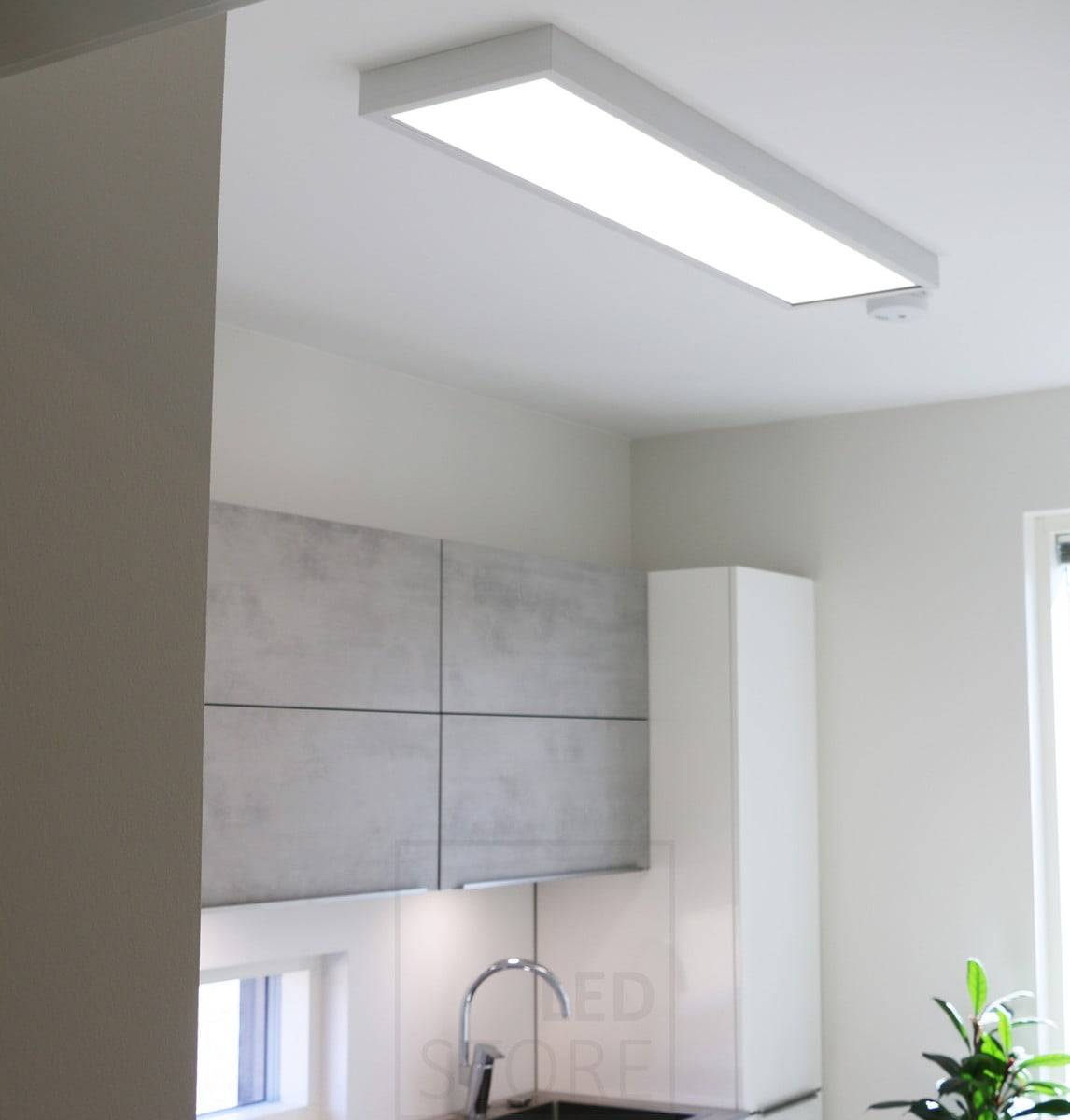 Salon du logement 2018 : panneau LED 300x1200 dans un boîtier de montage en surface dans une buanderie. Ledstore.fi