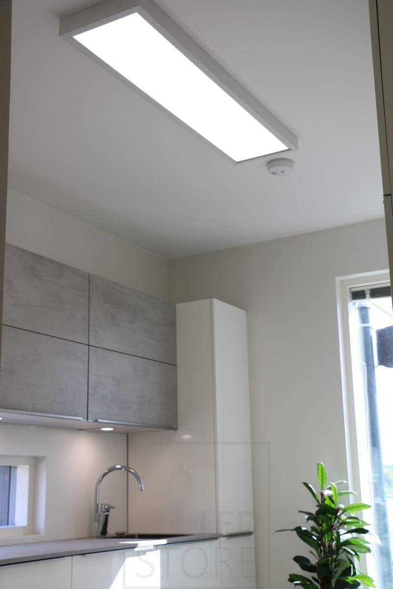 Salon du logement 2018 : panneau led 300x1200 dans un boîtier de montage en surface. Ledstore.fi