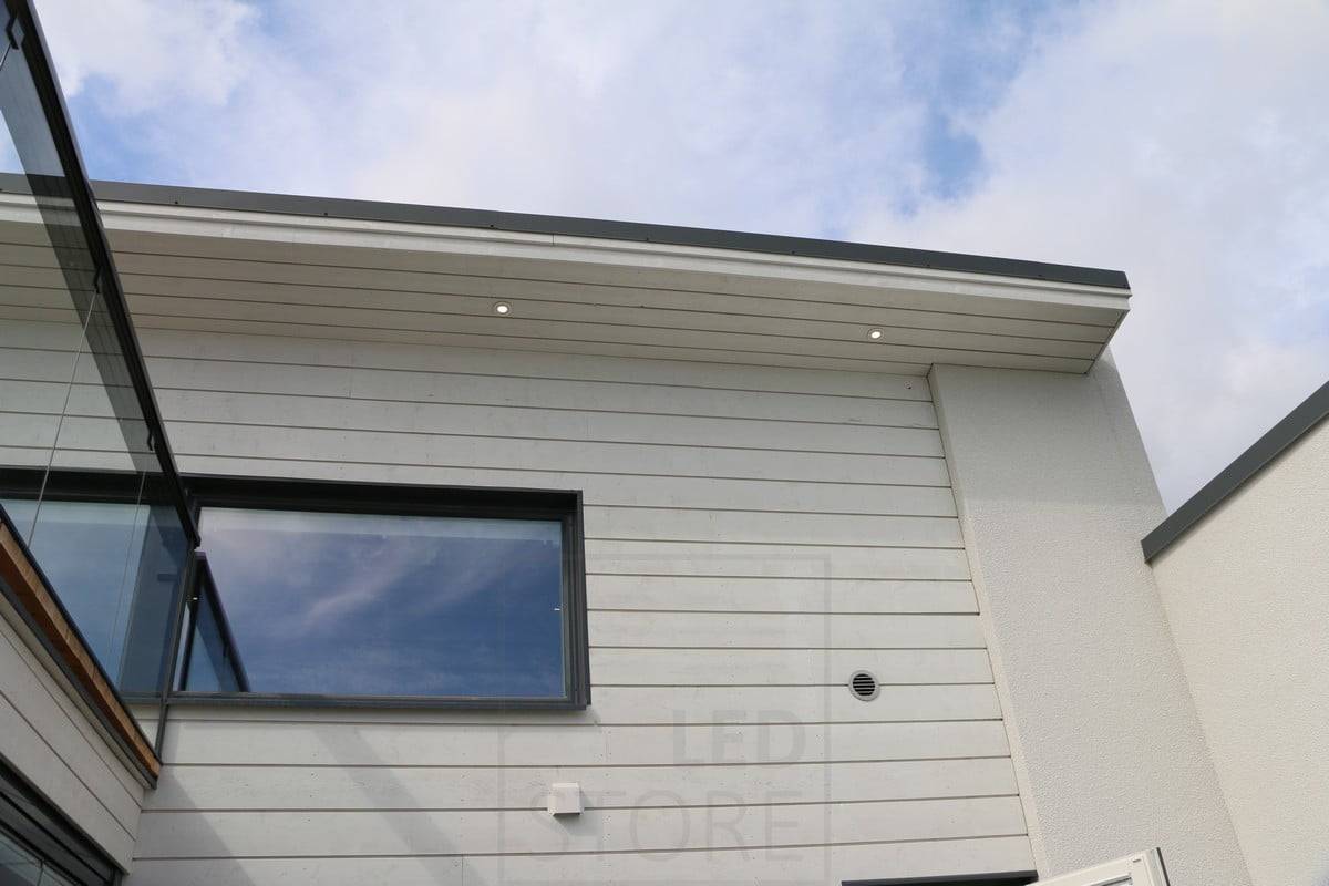 Salon du logement 2018 : spots à leds sur les avant-toits. Ledstore.fi