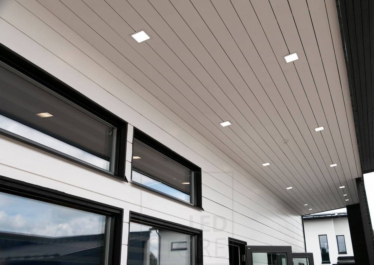 Salon du logement 2018 : panneaux led 200x200 sur la terrasse. Ledstore.fi
