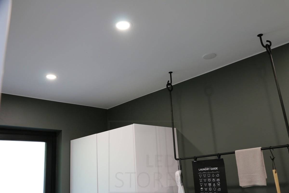 Salon du logement 2019 : Plafonds à leds dans le plafond de la buanderie. Ledstore.fi