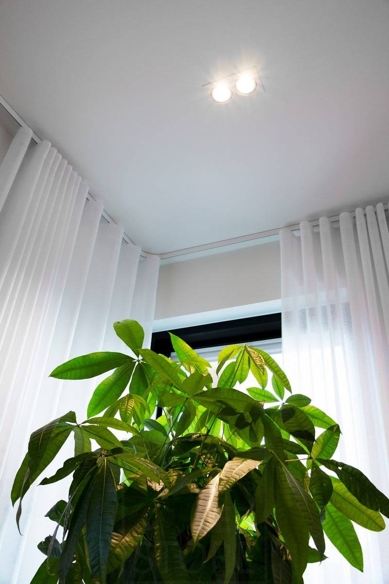 Salon du logement 2020 : double pot au plafond de la chambre. Ledstore.fi