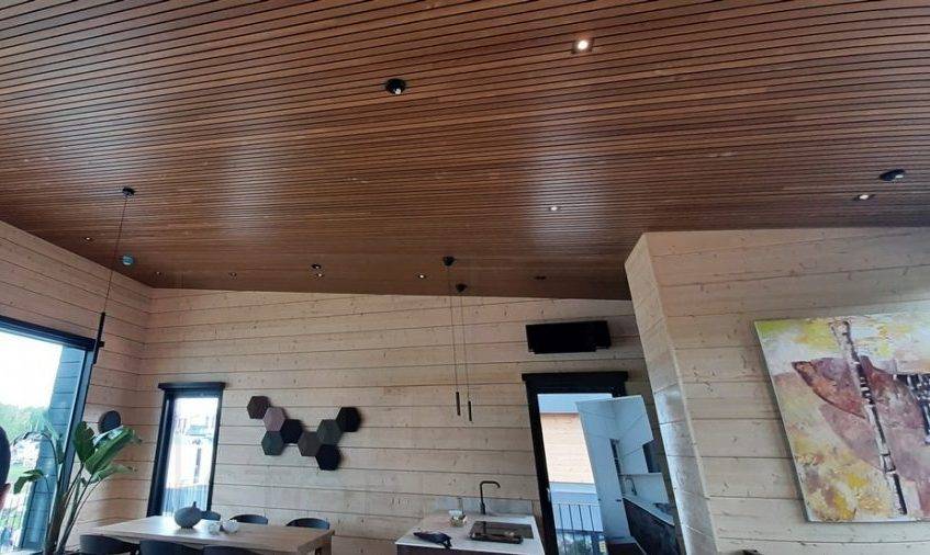 Salon du logement 2021 : Taches noires au plafond. Ledstore.fi