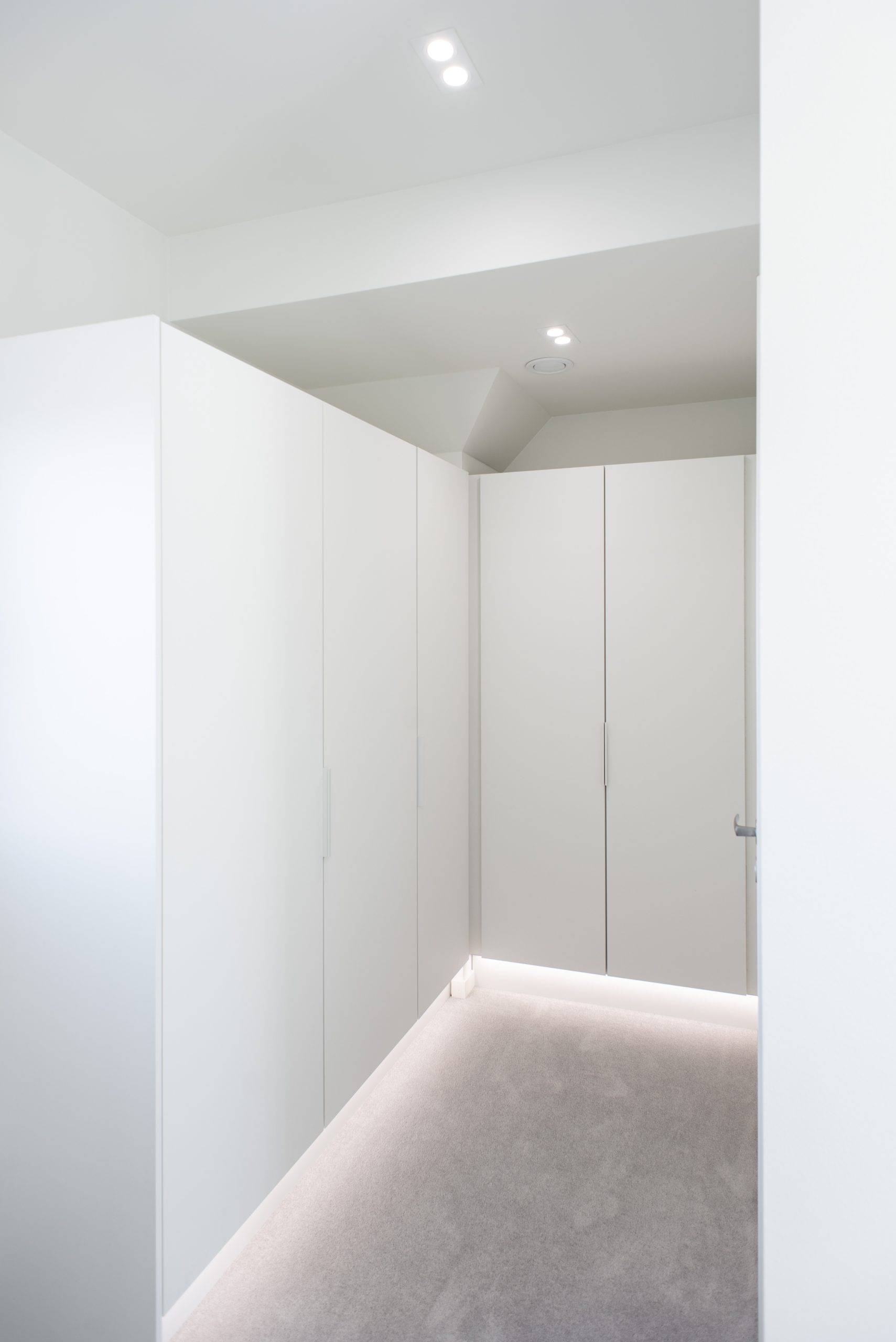 Le logo LED STORE sur fond vert dans un carré blanc présente des solutions d'éclairage LED respectueuses de l'environnement.