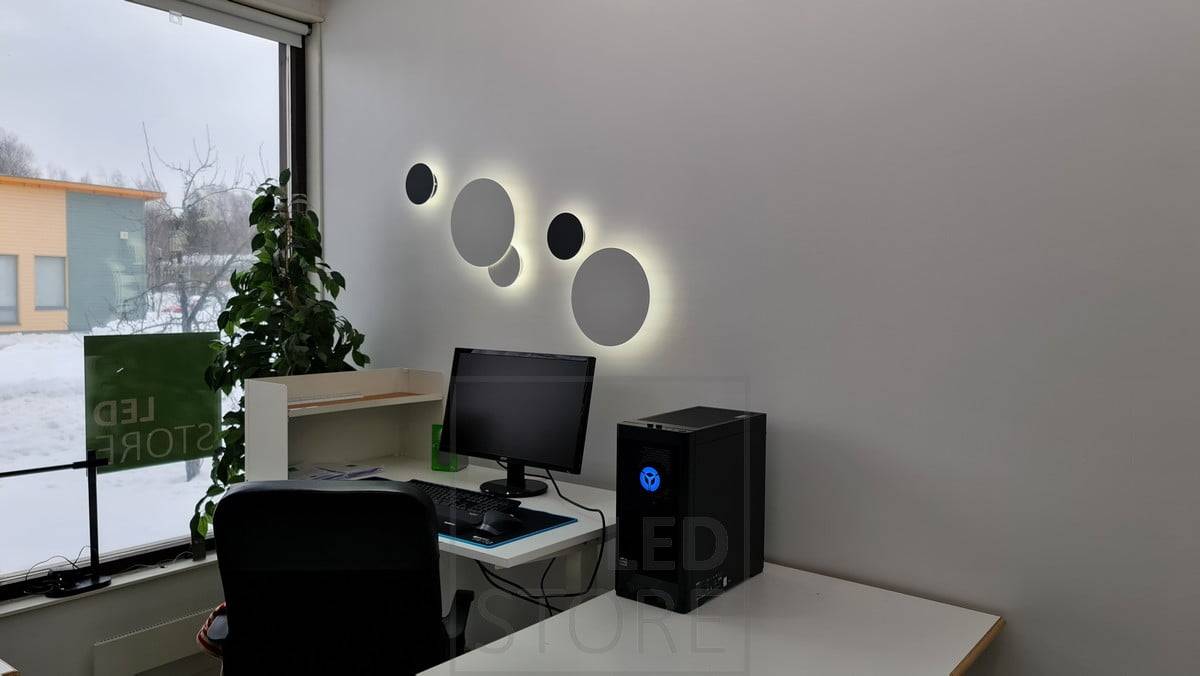 Applique décorative ECLIPSE avec température de couleur réglable. Vous pouvez composer l'applique qui vous convient le mieux Ledstore.fi
