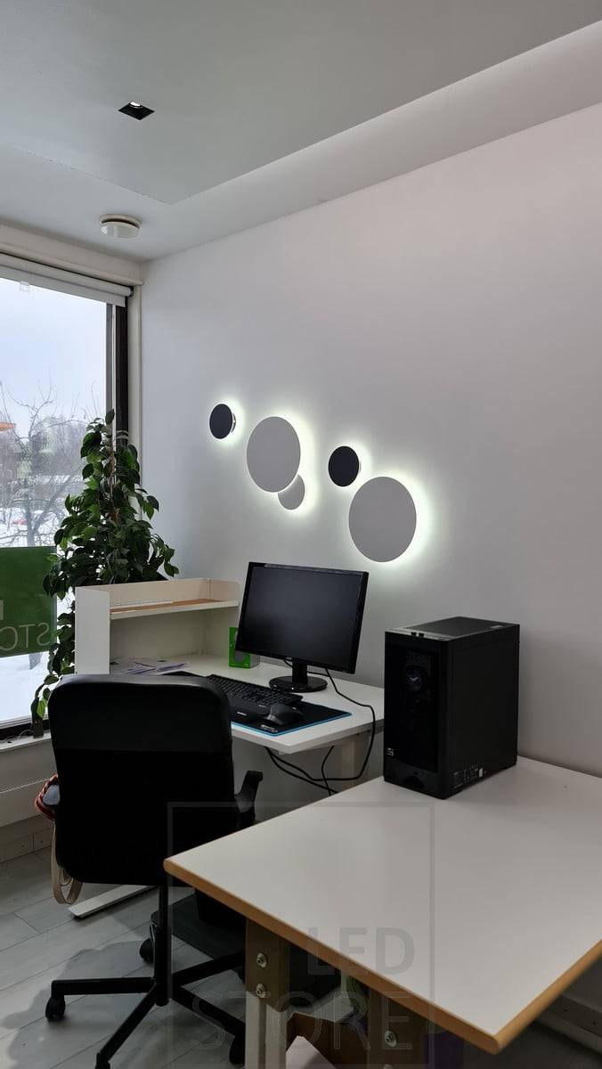 Applique décorative ECLIPSE avec température de couleur réglable. Les appliques peuvent être assemblées pour créer exactement le look que vous souhaitez. Ledstore.fi