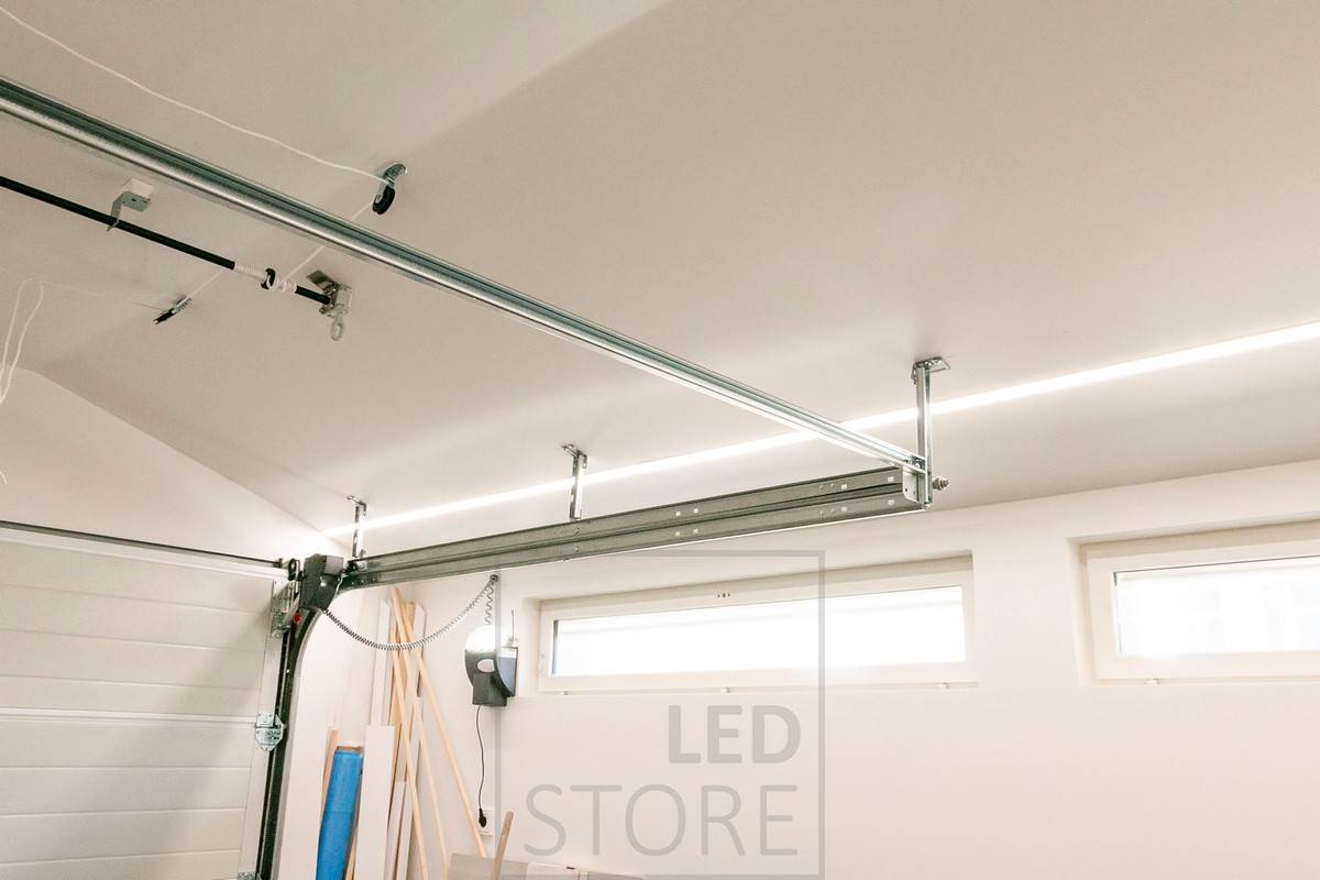 Profilé led encastré 35/44mm pour toit de garage. Profilé avec double bande.