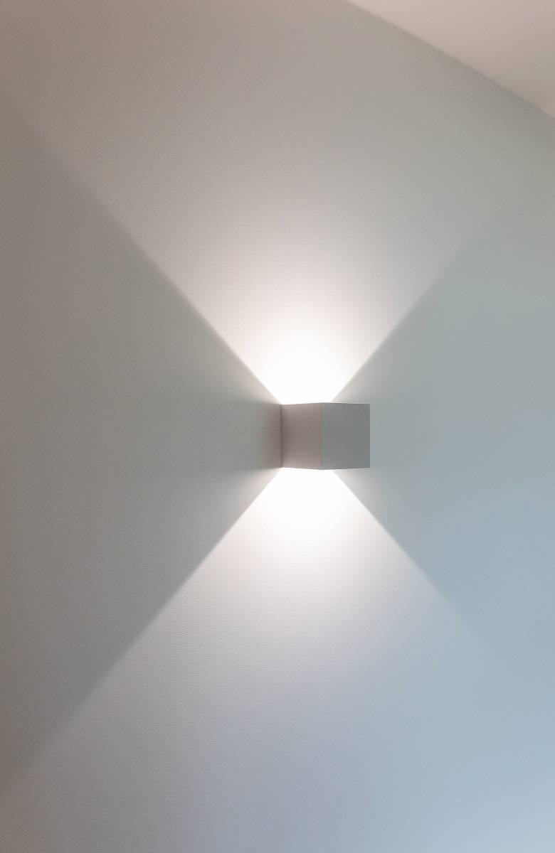 Applique murale FUNK blanche.