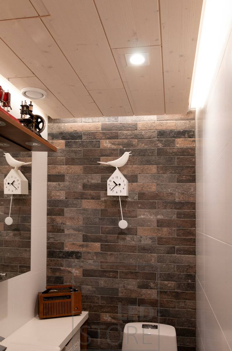 éclairage des toilettes