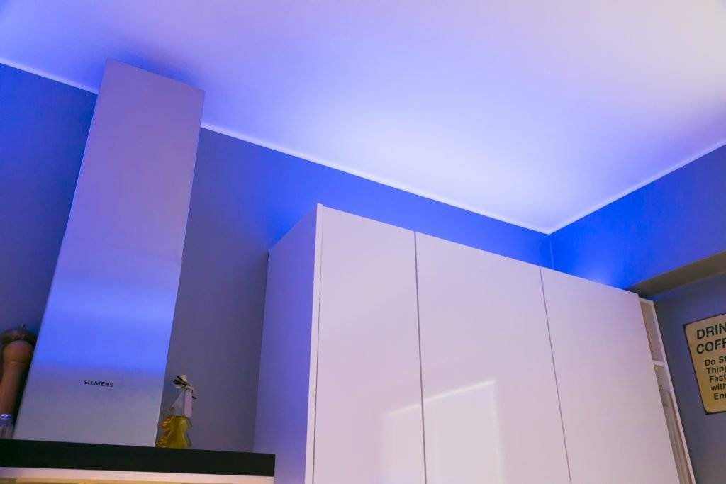 Logo LED Store sur fond vert avec "LED STORE" en lettres blanches grasses au milieu d'un carré blanc.