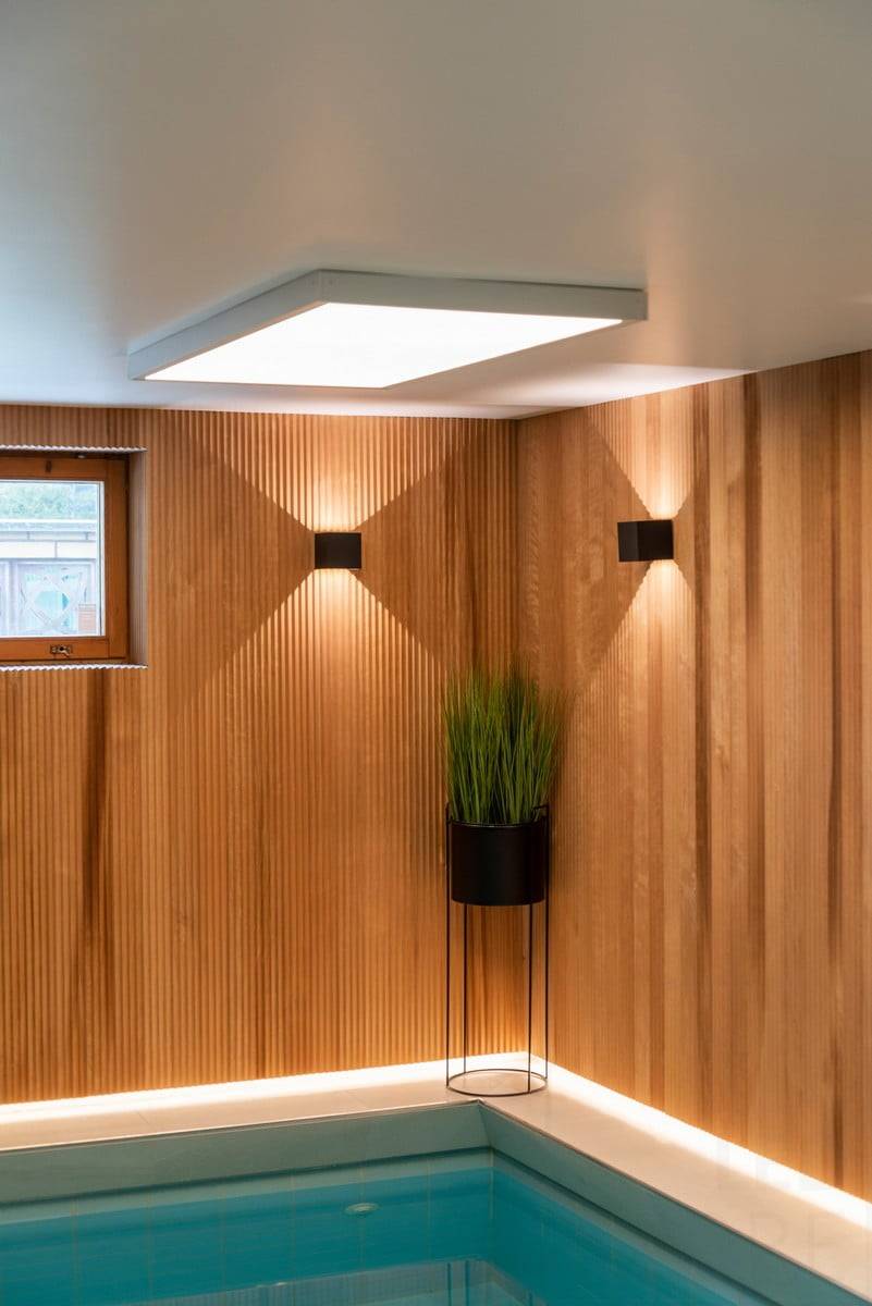 Logo LED STORE avec texte blanc sur fond vert mettant en valeur les solutions d'éclairage économes en énergie.