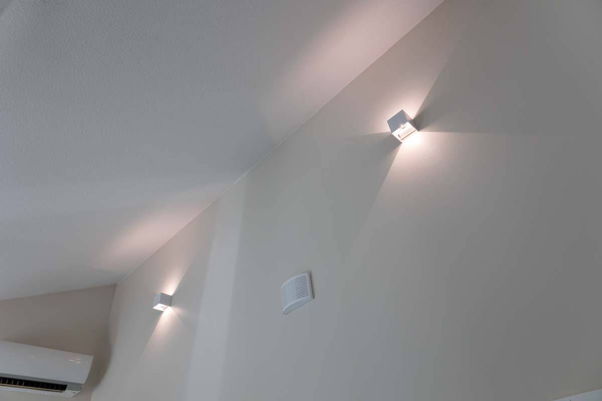Un fond vert avec un carré blanc au milieu et le texte "LED STORE" en texte blanc pour mettre en évidence les solutions d'éclairage à faible consommation d'énergie.