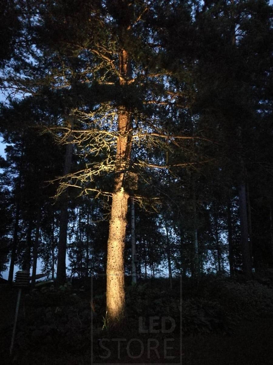 SPIKE est une source lumineuse de 7W, 550 lumens. La quantité de lumière est équivalente à une lampe halogène de 50W. Ledstore.fi