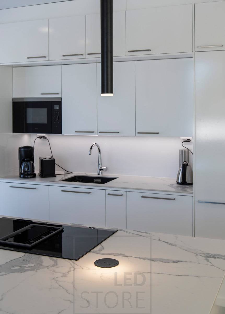 Le Led Pendant est une simple lampe suspendue noire avec un angle d'éclairage réglable entre 10 et 60 degrés. Leddstore.fi