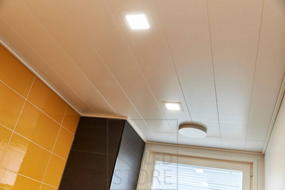 Les petits panneaux sont modernes et simples et fournissent un éclairage efficace pour leur taille. Ledstore.fi