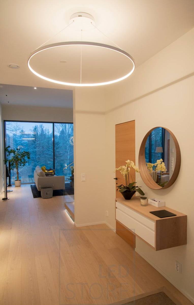 Lampe suspendue RINKELI à intensité variable pour un éclairage d'ambiance et décoratif dans le couloir. Ledstore.fi