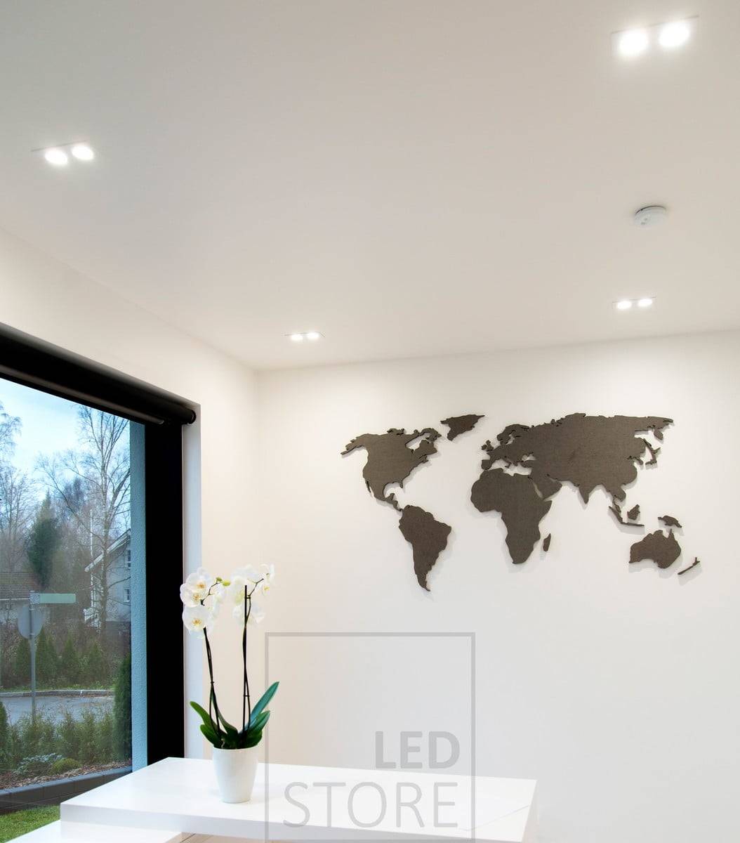 Spots à LED TUPLAKANTTI blancs pour l'éclairage général de la salle de séjour. La lumière vient magnifiquement d'un seul point. Ledstore.fi